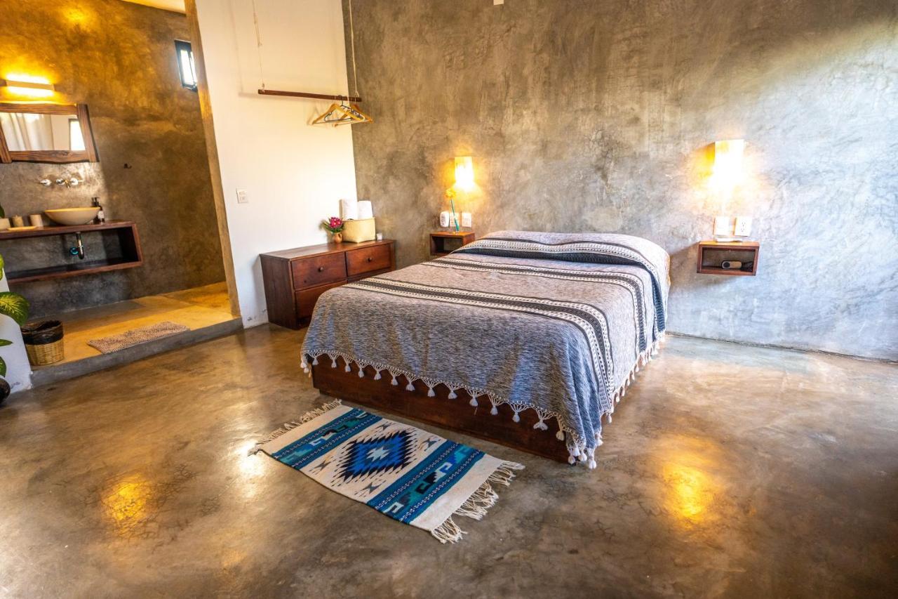 Casa Monika Hotell Puerto Escondido  Exteriör bild